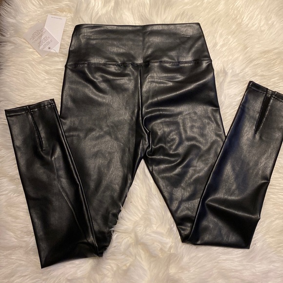 7 for all mankind Black Faux leather legging pants Skinny fit Size small NWT - Picture 2 of 6